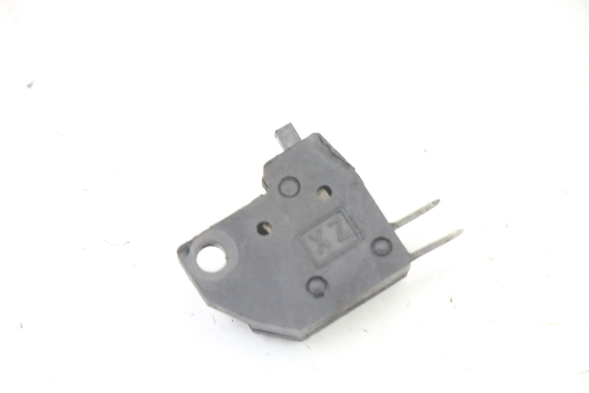 photo de CONTACTOR DE LUZ DE FRENO DERECHO KYMCO DINK STREET 125 (2009 - 2014) - Vista principal