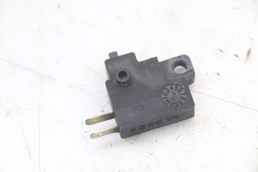 photo de LUZ FRENO INTERRUPTOR DERECHA SYM MIO 50 (2011 - 2017) - Zoom estado de uso