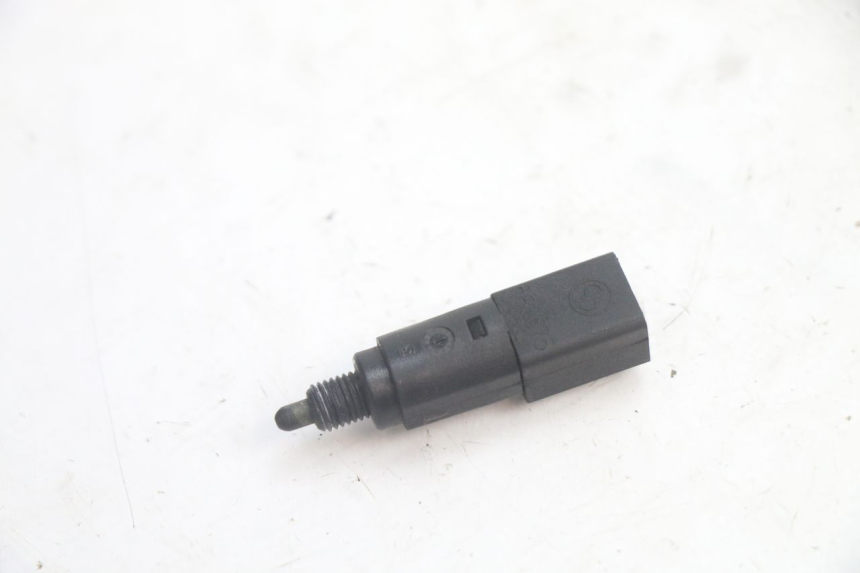 photo de LUZ FRENO INTERRUPTOR DERECHA PIAGGIO MP3 125 (2006 - 2014) - Zoom estado de uso