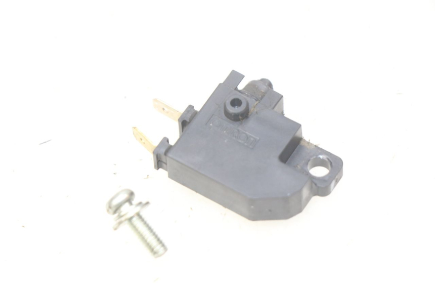 photo de CONTACTOR DE LUZ DE FRENO DERECHO YAMAHA N-MAX NMAX 125 (2017 - 2020) - Vista principal