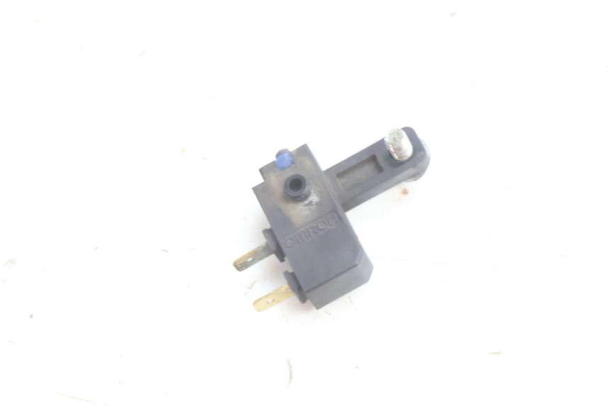 photo de LUZ FRENO INTERRUPTOR DERECHA YAMAHA N-MAX NMAX 125 (2021 - 2024) - Zoom estado de uso