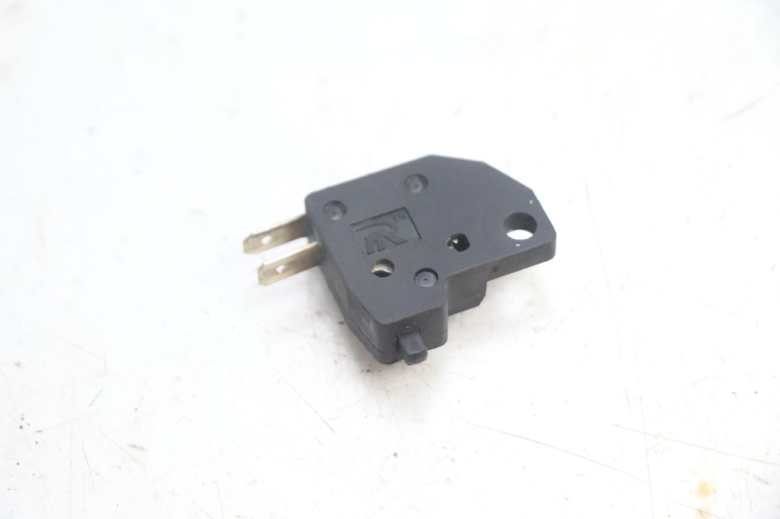 photo de LUZ FRENO INTERRUPTOR DERECHA KYMCO LIKE 4T 50 (2019 - 2025) - Zoom estado de uso