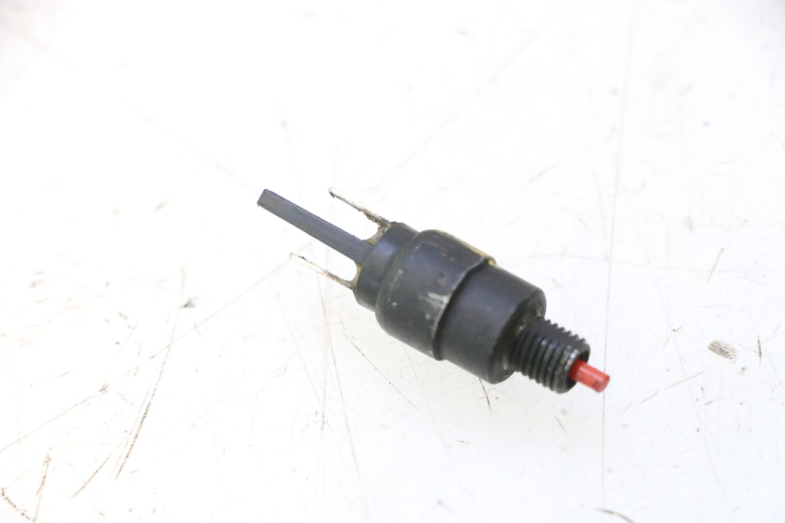photo de LUZ FRENO INTERRUPTOR DERECHA PIAGGIO NEW TYPHOON 50 (2018 - 2021) - Vista principal