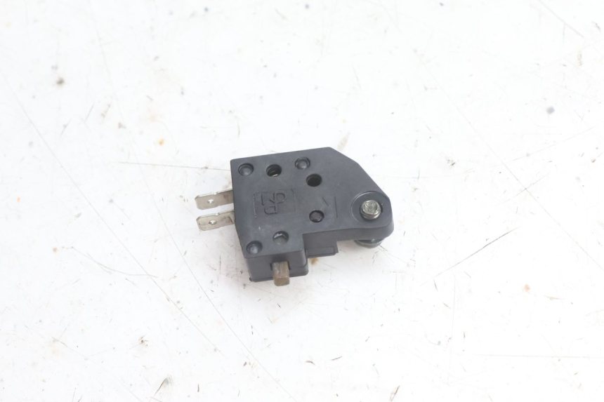 photo de CONTACTOR DE LUZ DE FRENO DERECHO JM MOTORS OLDIES 4T 50 (2010 - 2020) - Otra perspectiva