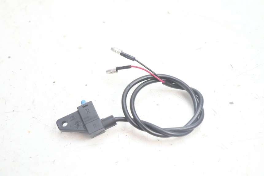 photo de LUZ FRENO INTERRUPTOR DERECHA JM MOTORS OLDIES 4T 50 (2020 - 2026) - Vista principal