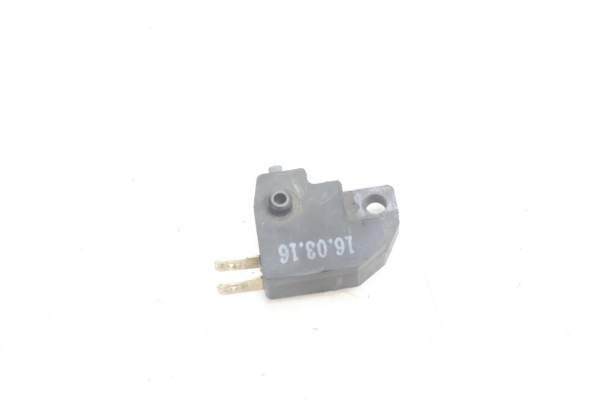 photo de LUZ FRENO INTERRUPTOR DERECHA SYM ORBIT III 3 4T 50 (2021 - 2025) - Detalle de la pieza