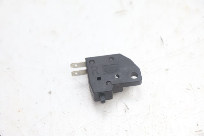photo de LUZ FRENO INTERRUPTOR DERECHA JM MOTORS R-MAX TECH 50 (2024 - 2026) - Zoom estado de uso