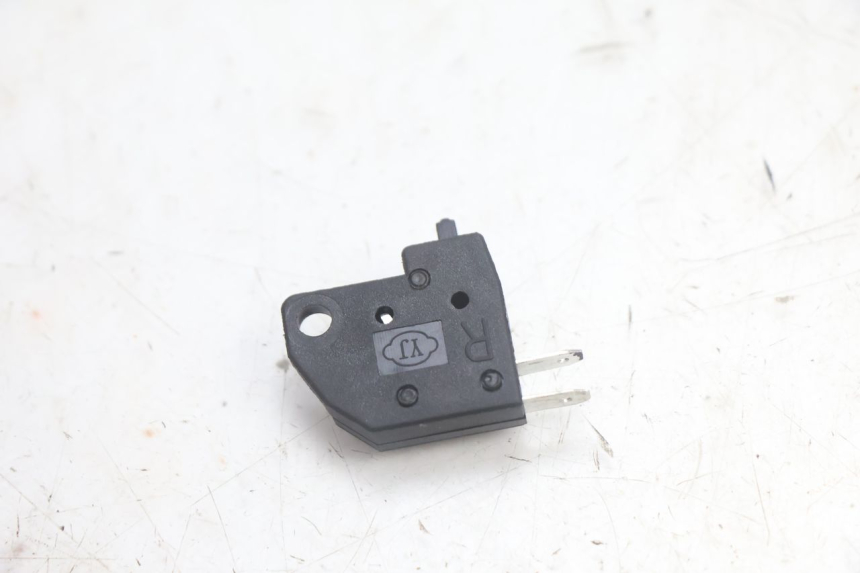 photo de LUZ FRENO INTERRUPTOR DERECHA JM MOTORS R-MAX TECH 50 (2024 - 2026) - Otra perspectiva