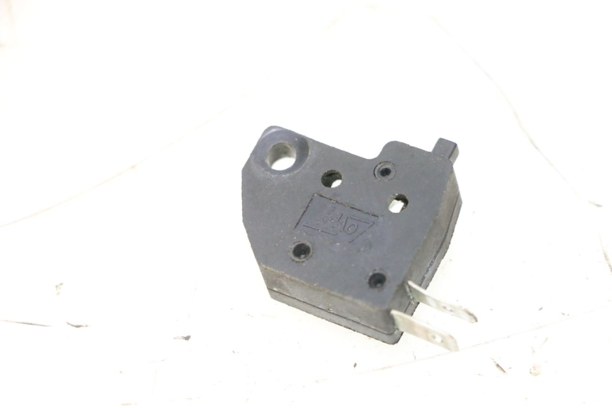 photo de LUZ FRENO INTERRUPTOR DERECHA VASTRO R-ONE 4T 50 (2014 - 2022) - Detalle de la pieza