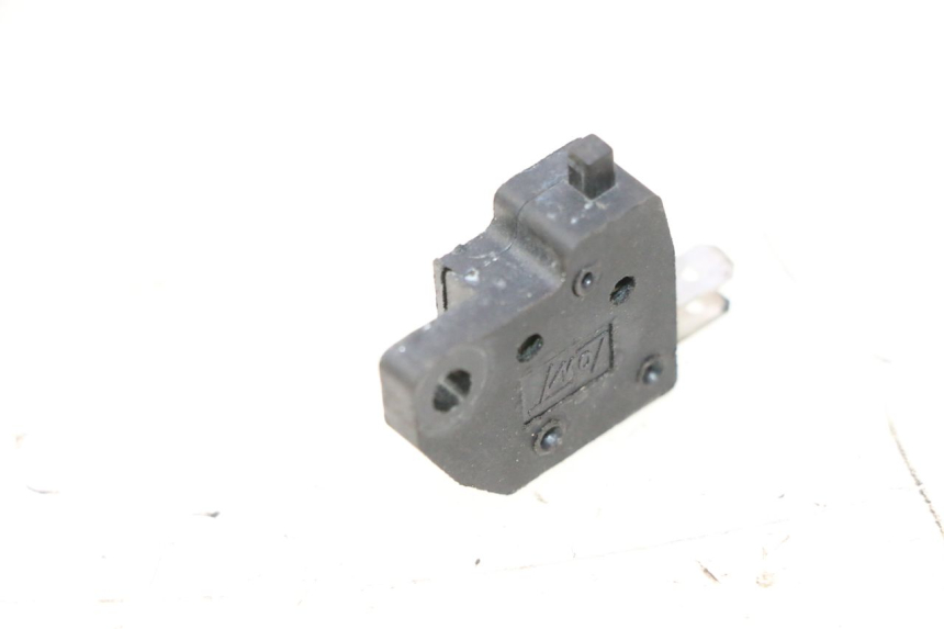 photo de LUZ FRENO INTERRUPTOR DERECHA VASTRO R-ONE 4T 50 (2014 - 2022) - Zoom estado de uso