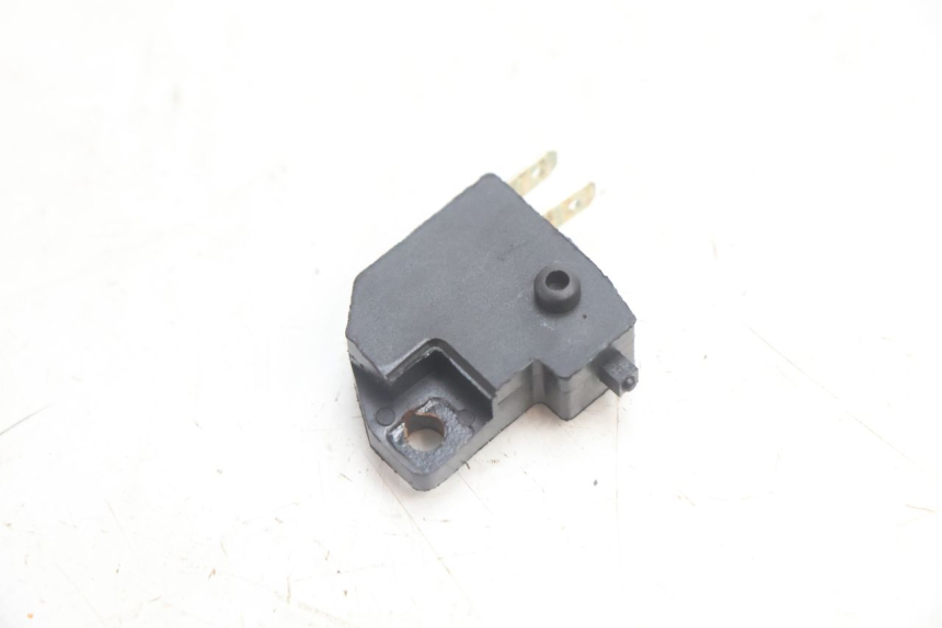 photo de LUZ FRENO INTERRUPTOR DERECHA TNT MOTOR ROMA 12' 2T 50 (2007 - 2018) - Otra perspectiva