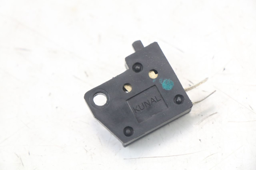 photo de LUZ FRENO INTERRUPTOR DERECHA ROYAL ENFIELD CONTINENTAL GT 650 (2019 - 2024) - Zoom estado de uso
