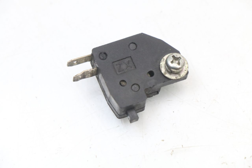 photo de CONTACTOR DE LUZ DE FRENO DERECHO DAELIM S3 125 (2010 - 2017) - Detalle de la pieza