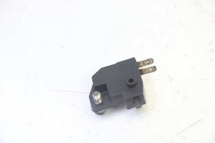 photo de CONTACTOR DE LUZ DE FRENO DERECHO PEUGEOT SATELIS 125 (2010 - 2012) - Otra perspectiva
