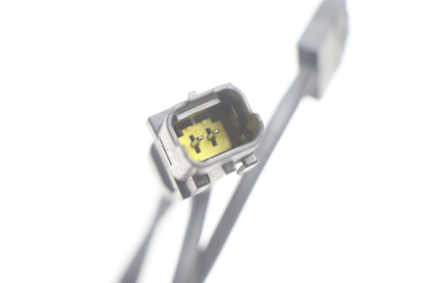 photo de CONTACTOR DE LUZ DE FRENO DERECHO PEUGEOT SATELIS 125 (2006 - 2009) - Primer plano técnico