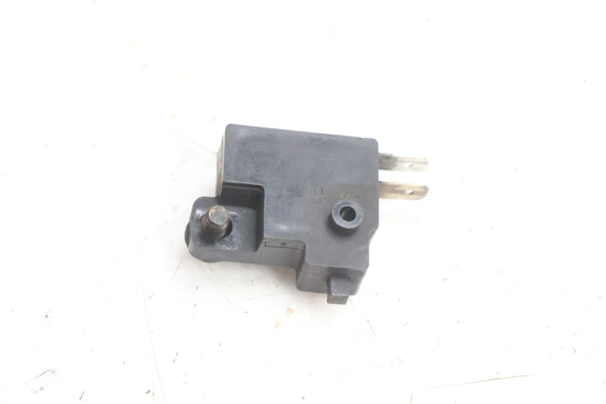 photo de LUZ FRENO INTERRUPTOR DERECHA HONDA SH 125 (2001 - 2003) - Otra perspectiva