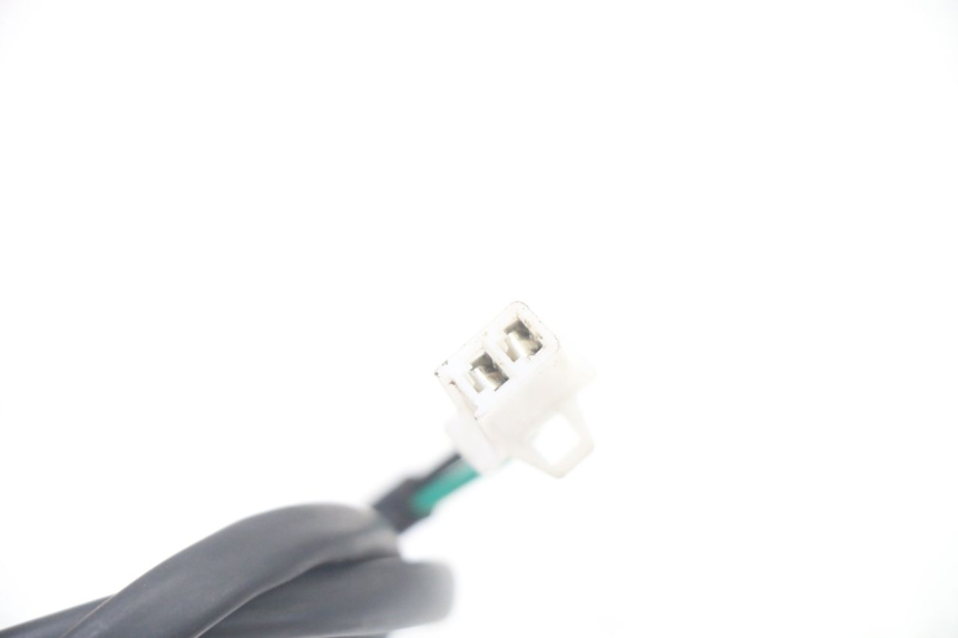 photo de LUZ FRENO INTERRUPTOR DERECHA SMALL MX THUNDER 250 - Primer plano técnico