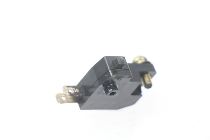 photo de LUZ FRENO INTERRUPTOR DERECHA TRIUMPH SPEED TRIPLE 1050 (2005 - 2007) - Zoom estado de uso