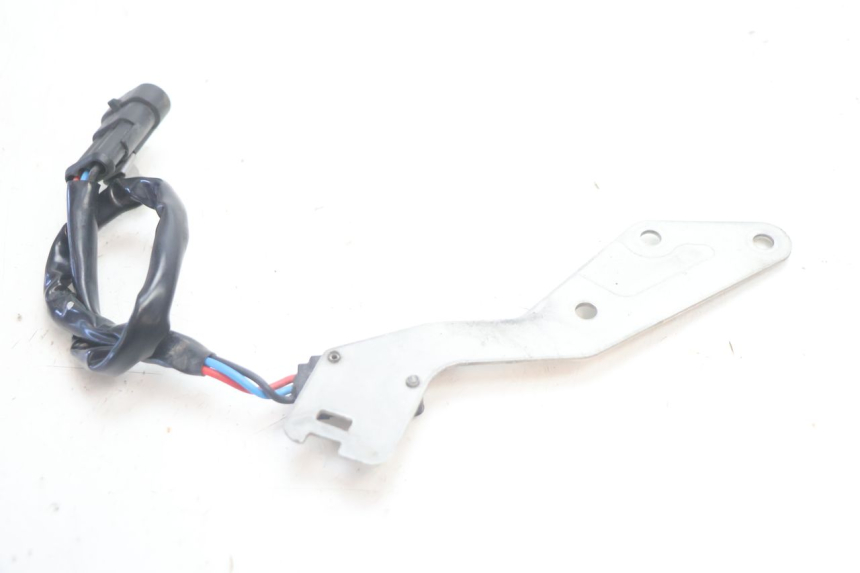 photo de LUZ FRENO INTERRUPTOR DERECHA CAN-AM SPYDER RS 1000 (2008 - 2012) - Otra perspectiva