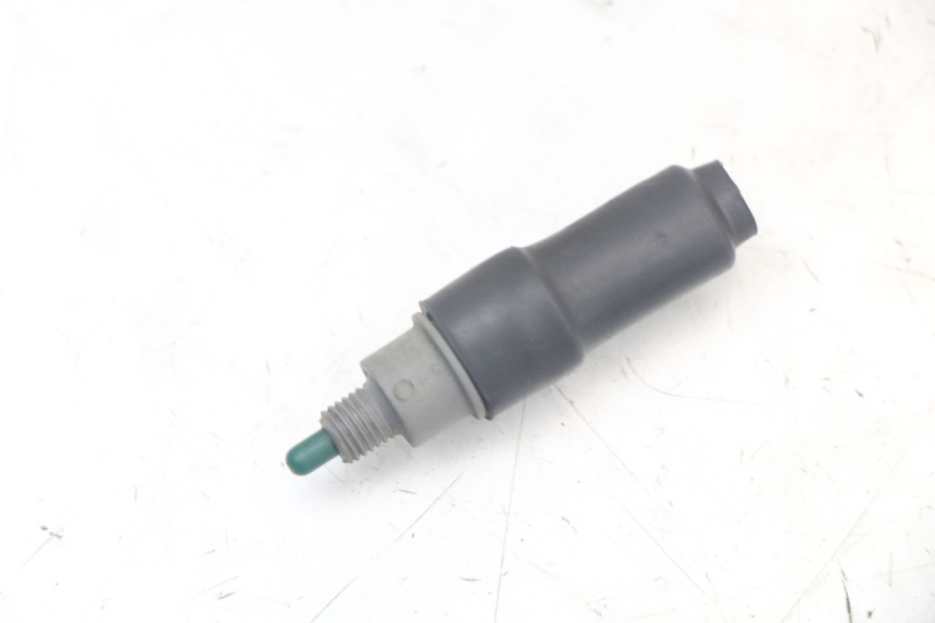 photo de CONTACTOR DE LUZ DE FRENO DERECHO MBK STUNT NAKED 50 (2004 - 2018) - Vista principal