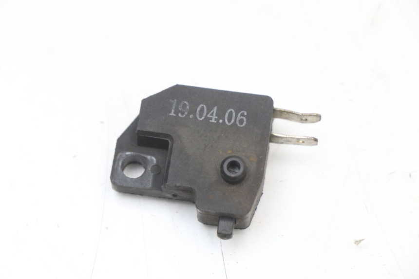 photo de LUZ FRENO INTERRUPTOR DERECHA KYMCO SUPER 8 4T 50 (2021 - 2024) - Zoom estado de uso