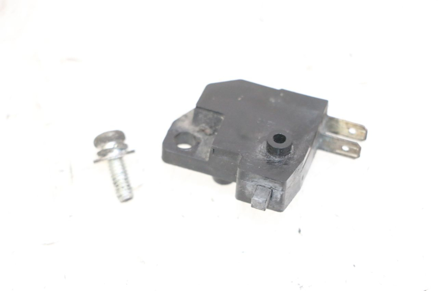 photo de CONTACTOR DE LUZ DE FRENO DERECHO SUZUKI BURGMAN 125 (2007 - 2014) - Zoom estado de uso
