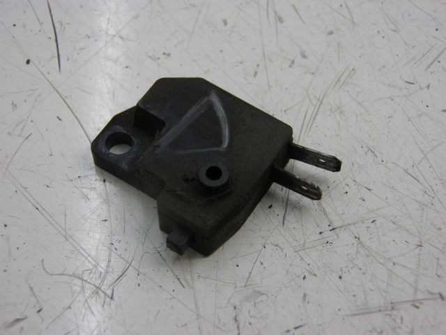 photo de LUZ FRENO INTERRUPTOR DERECHA SUZUKI TU X TUX VOLTY 125 (1999 - 2001) - Vista principal