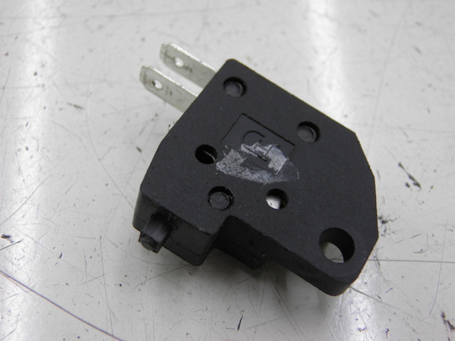 photo de LUZ FRENO INTERRUPTOR DERECHA SYM ORBIT 2 50 (2010 - 2017) - Zoom estado de uso