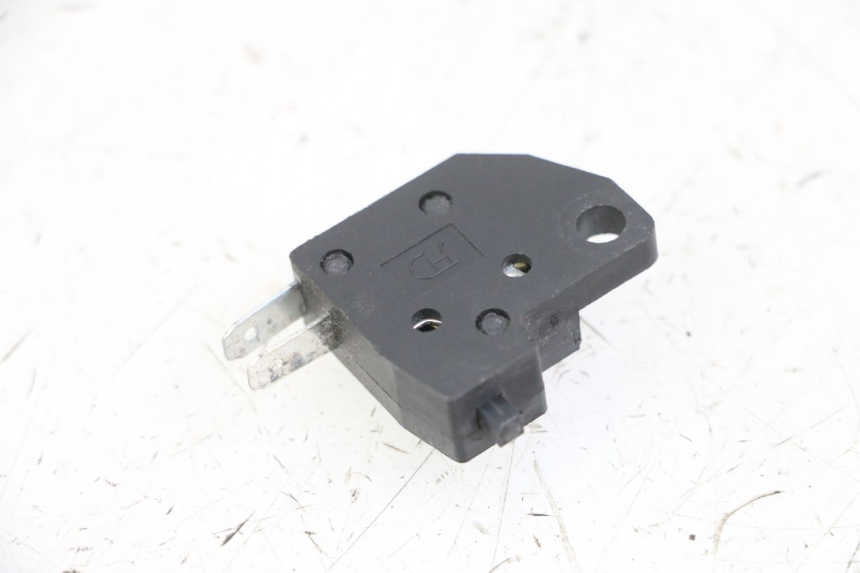 photo de CONTACTOR DE LUZ DE FRENO DERECHO SYM ORBIT III 3 4T 50 (2018 - 2021) - Vista principal