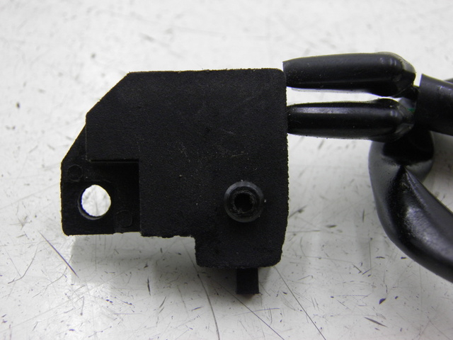 photo de LUZ FRENO INTERRUPTOR DERECHA SYM SYMPLY 4T 50 (2012 - 2015) - Zoom estado de uso