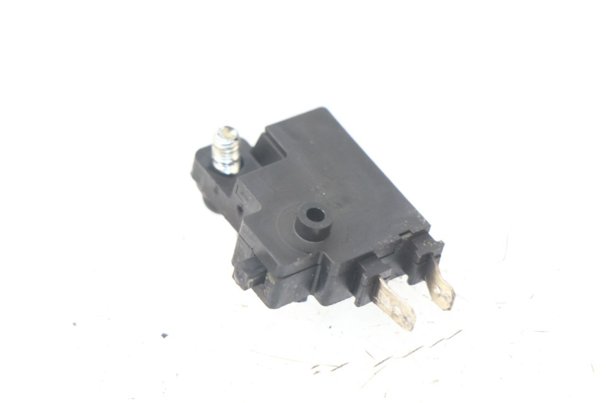 photo de CONTACTOR DE LUZ DE FRENO DERECHO YAMAHA TDM ABS 900 (2002 - 2014) - Detalle de la pieza