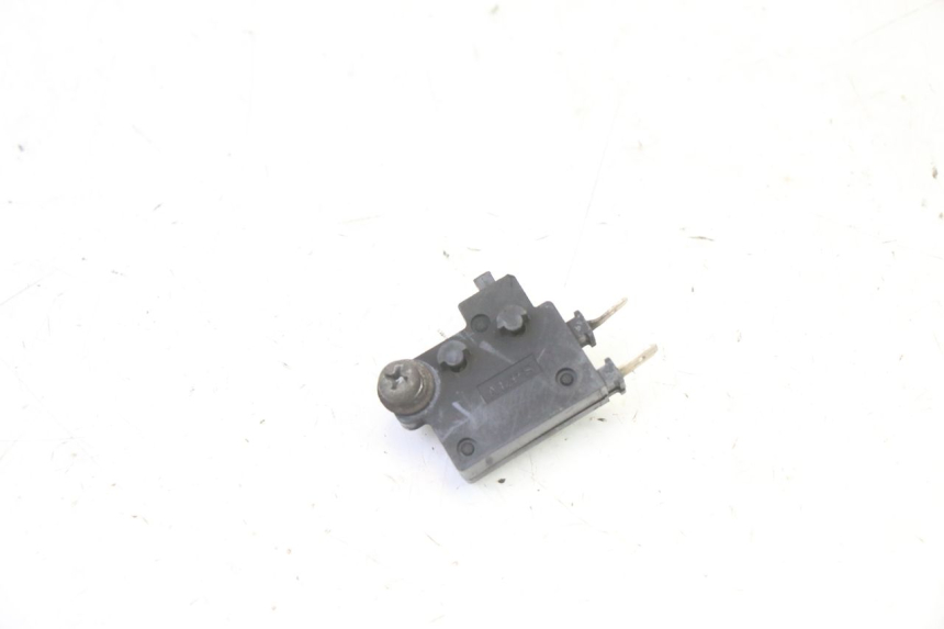 photo de CONTACTOR DE LUZ DE FRENO DERECHO YAMAHA TDM ABS 900 (2002 - 2014) - Vista principal