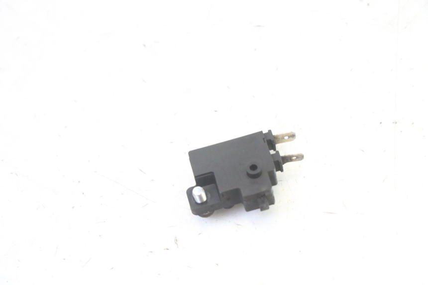 photo de CONTACTOR DE LUZ DE FRENO DERECHO YAMAHA TDM ABS 900 (2002 - 2014) - Otra perspectiva