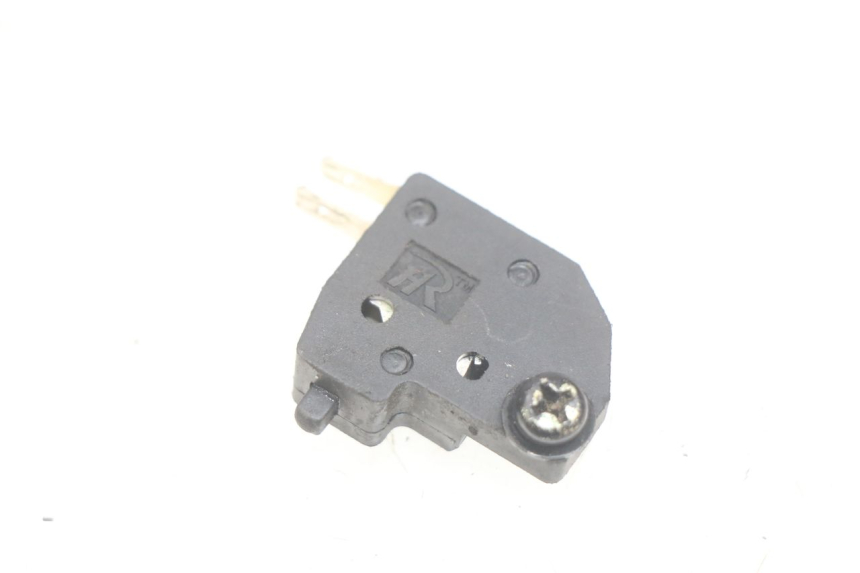 photo de CONTACTOR DE LUZ DE FRENO DERECHO PEUGEOT TWEET 125 (2018 - 2021) - Vista principal
