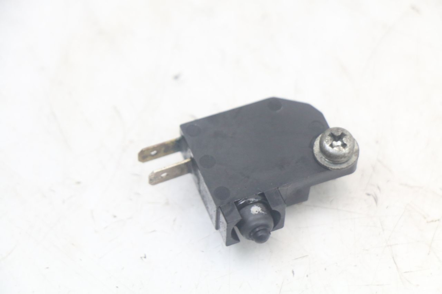 photo de CONTACTOR DE LUZ DE FRENO DERECHO KAWASAKI VERSYS ABS 650 (2015 - 2018) - Detalle de la pieza
