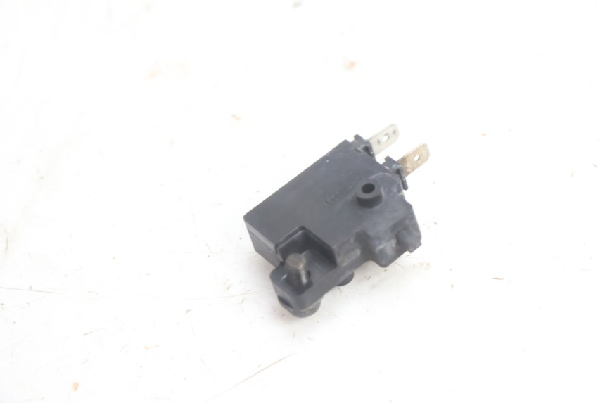 photo de LUZ FRENO INTERRUPTOR DERECHA HONDA VFR FI RC46 800 (1998 - 2001) - Otra perspectiva