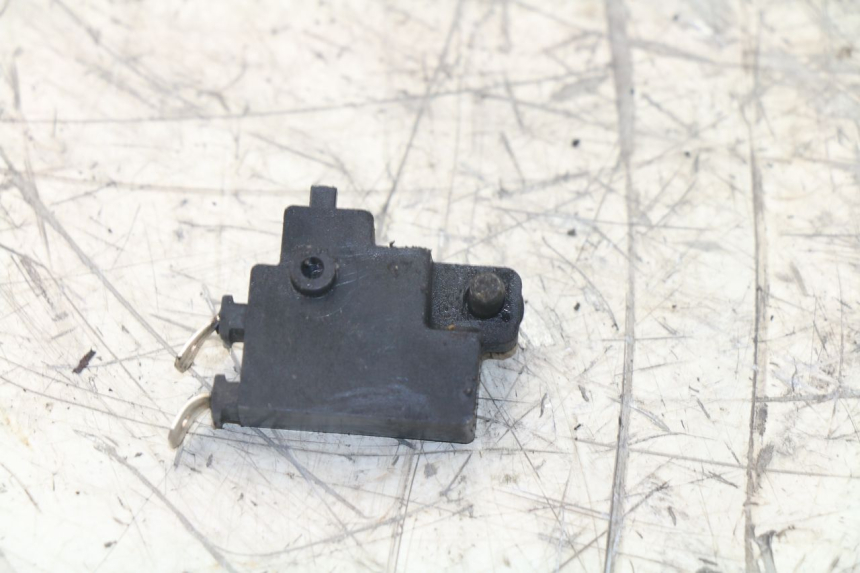 photo de LUZ FRENO INTERRUPTOR DERECHA HONDA VFR 750 (1994 - 1997) - Zoom estado de uso