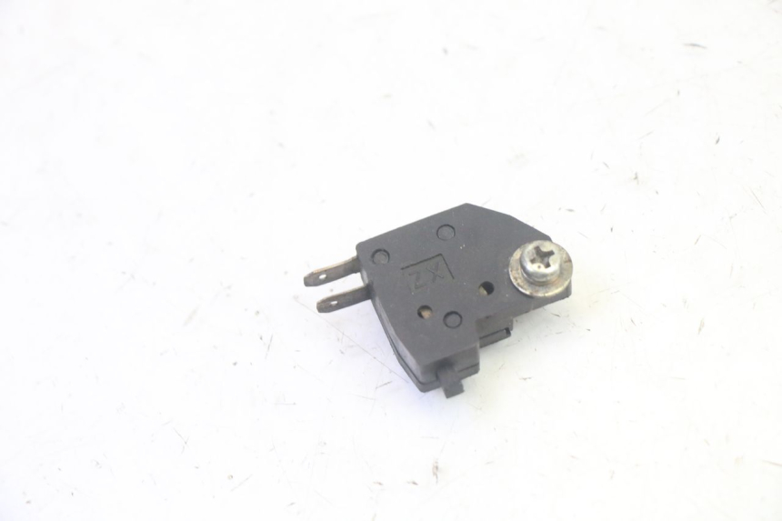photo de CONTACTOR DE LUZ DE FRENO DERECHO DAELIM VJ ROADWIN FI 125 (2008 - 2017) - Detalle de la pieza
