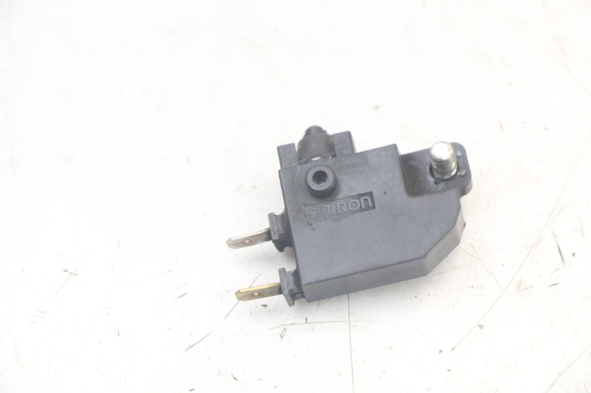 photo de CONTACTOR DE LUZ DE FRENO DERECHO YAMAHA XMAX X-MAX ABS 125 (2017 - 2020) - Zoom estado de uso
