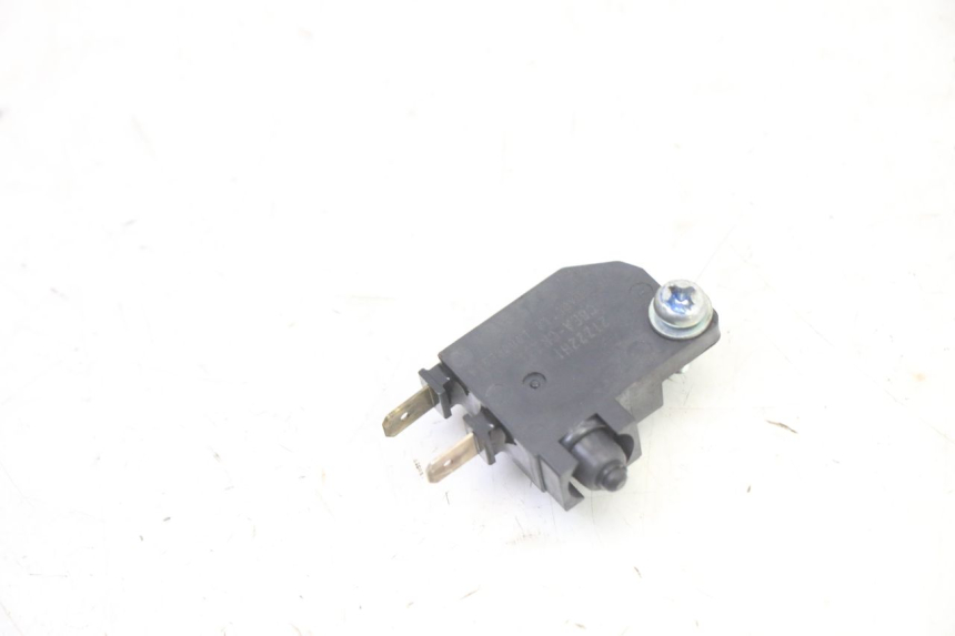 photo de LUZ FRENO INTERRUPTOR DERECHA YAMAHA XMAX X-MAX 125 (2021 - 2025) - Detalle de la pieza