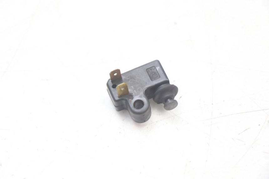 photo de CONTACTOR DE LUZ DE FRENO DERECHO YAMAHA XMAX X-MAX 125 (2006 - 2009) - Detalle de la pieza