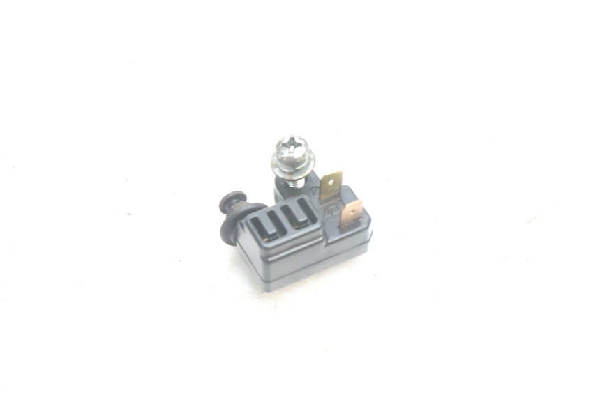 photo de LUZ FRENO INTERRUPTOR DERECHA YAMAHA X-MAX XMAX 125 (2010 - 2013) - Vista principal