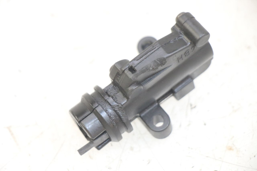 photo de LUZ FRENO INTERRUPTOR DERECHA YAMAHA XJN DIVERSION 600 (2000 - 2003) - Vista principal