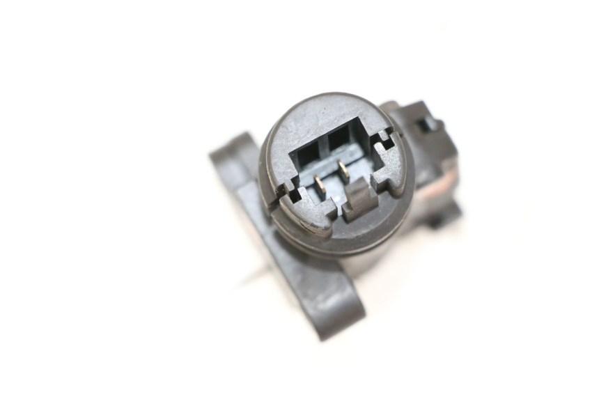 photo de LUZ FRENO INTERRUPTOR DERECHA YAMAHA XJN DIVERSION 600 (2000 - 2003) - Detalle de la pieza