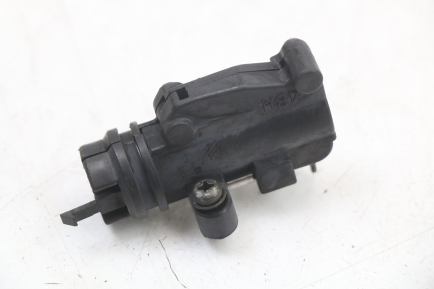 photo de LUZ FRENO INTERRUPTOR DERECHA YAMAHA XJS DIVERSION 600 (1997 - 1999) - Detalle de la pieza