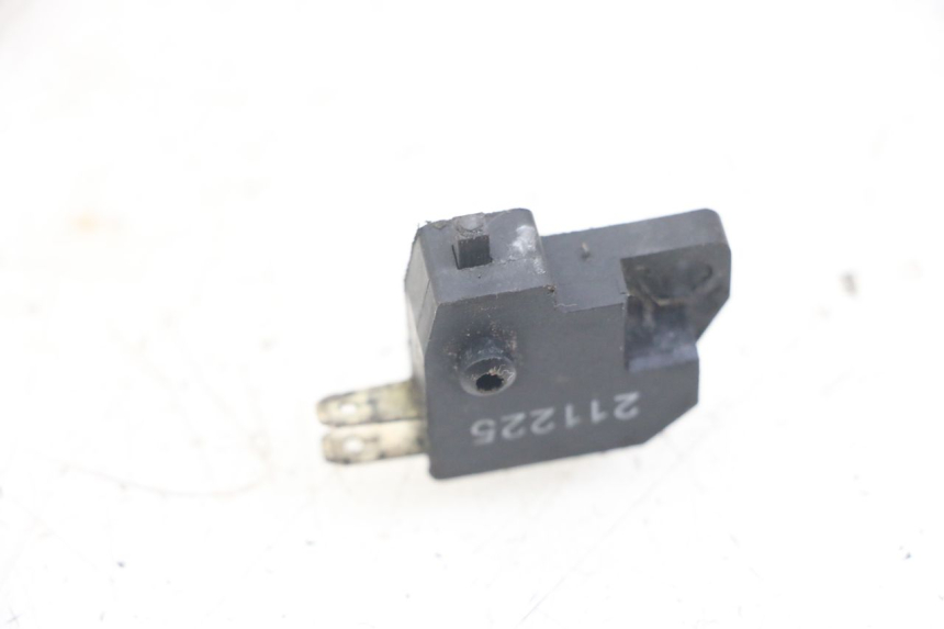 photo de CONTACTOR DE LUZ DE FRENO DERECHO FANTIC XM PERFORMANCE 2T 50 (2021 - 2022) - Zoom estado de uso
