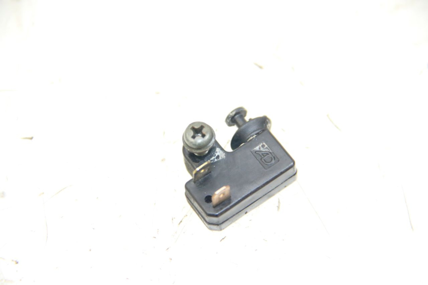 photo de LUZ FRENO INTERRUPTOR DERECHA YAMAHA XP T-MAX TMAX 500 (2004 - 2007) - Vista principal