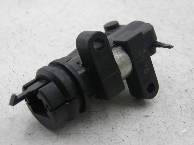 photo de LUZ FRENO INTERRUPTOR DERECHA YAMAHA XJS DIVERSION 600 (2000 - 2003) - Zoom estado de uso