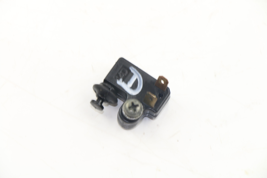 photo de LUZ FRENO INTERRUPTOR DERECHA YAMAHA XP T-MAX TMAX ABS 500 (2004 - 2007) - Vista principal