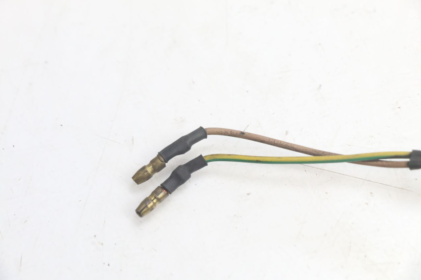 photo de LUZ FRENO INTERRUPTOR DERECHA YAMAHA YP MAJESTY 125 (1998 - 2001) - Detalle de la pieza